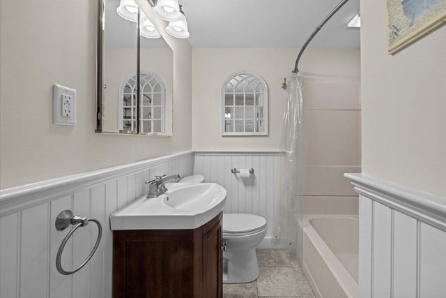 47 Nobby Ln, Yarmouth, MA 02673