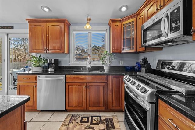 47 Nobby Ln, Yarmouth, MA 02673