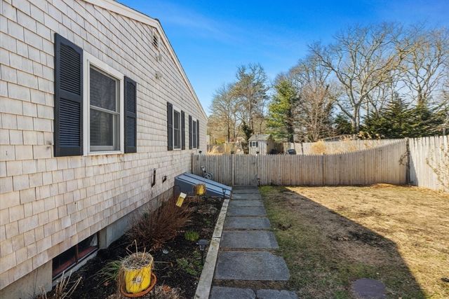 47 Nobby Ln, Yarmouth, MA 02673