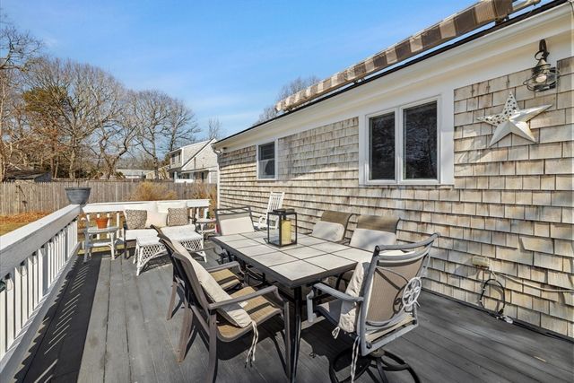 47 Nobby Ln, Yarmouth, MA 02673