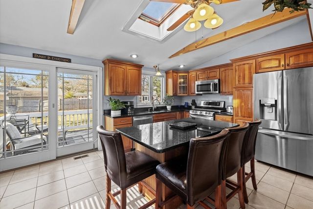 47 Nobby Ln, Yarmouth, MA 02673