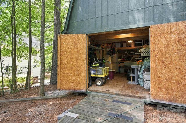 3686 Lake Bluff Drive, Sherrills Ford, NC 28673