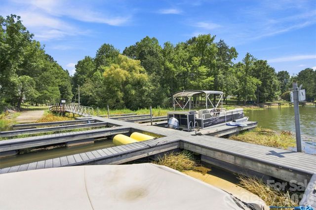3686 Lake Bluff Drive, Sherrills Ford, NC 28673