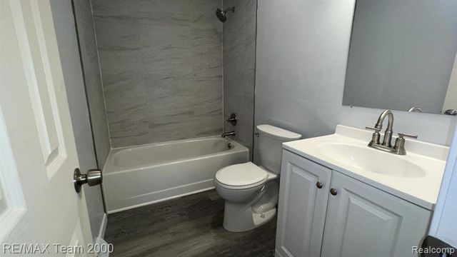 25454 Eton Avenue, Dearborn Heights, MI 48125