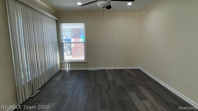 25454 Eton Avenue, Dearborn Heights, MI 48125