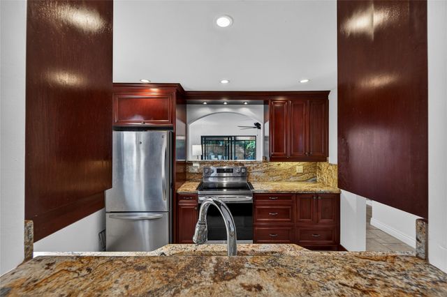 2117 NE 11th Ave 2117, Wilton Manors, FL 33305