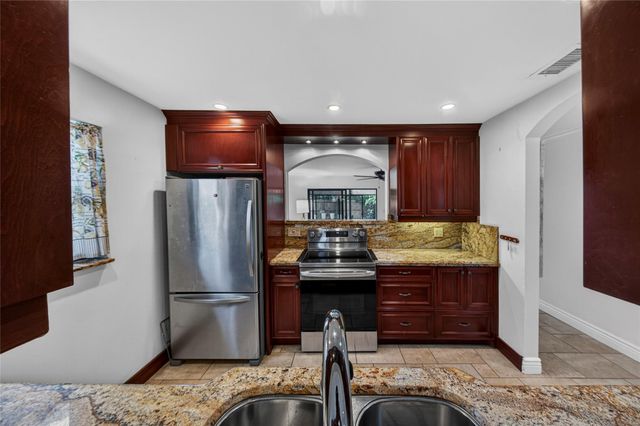 2117 NE 11th Ave 2117, Wilton Manors, FL 33305