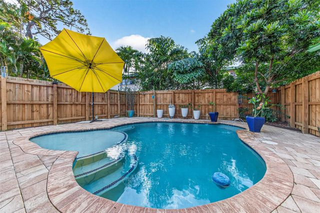 2117 NE 11th Ave 2117, Wilton Manors, FL 33305