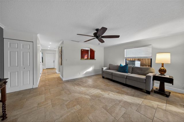 2117 NE 11th Ave 2117, Wilton Manors, FL 33305