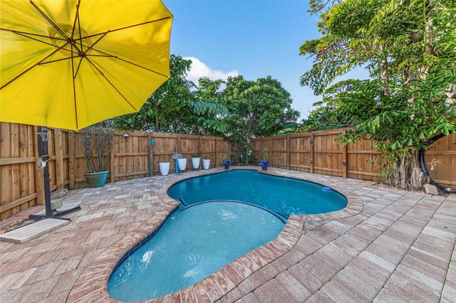 2117 NE 11th Ave 2117, Wilton Manors, FL 33305