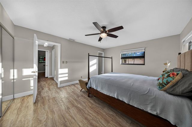 2117 NE 11th Ave 2117, Wilton Manors, FL 33305