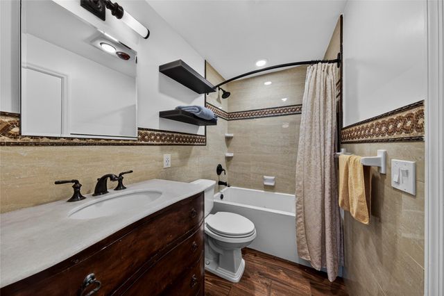 2117 NE 11th Ave 2117, Wilton Manors, FL 33305