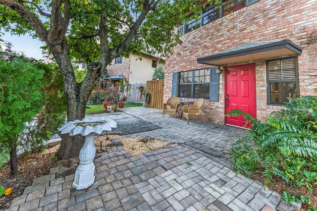 2117 NE 11th Ave 2117, Wilton Manors, FL 33305