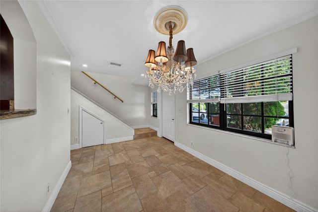 2117 NE 11th Ave 2117, Wilton Manors, FL 33305