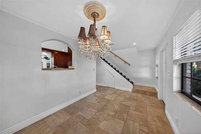 2117 NE 11th Ave 2117, Wilton Manors, FL 33305