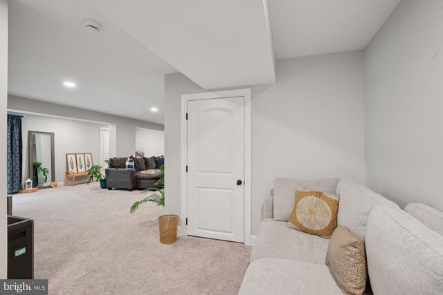 12130 CALVERTS RUN CT, La Plata, MD 20646