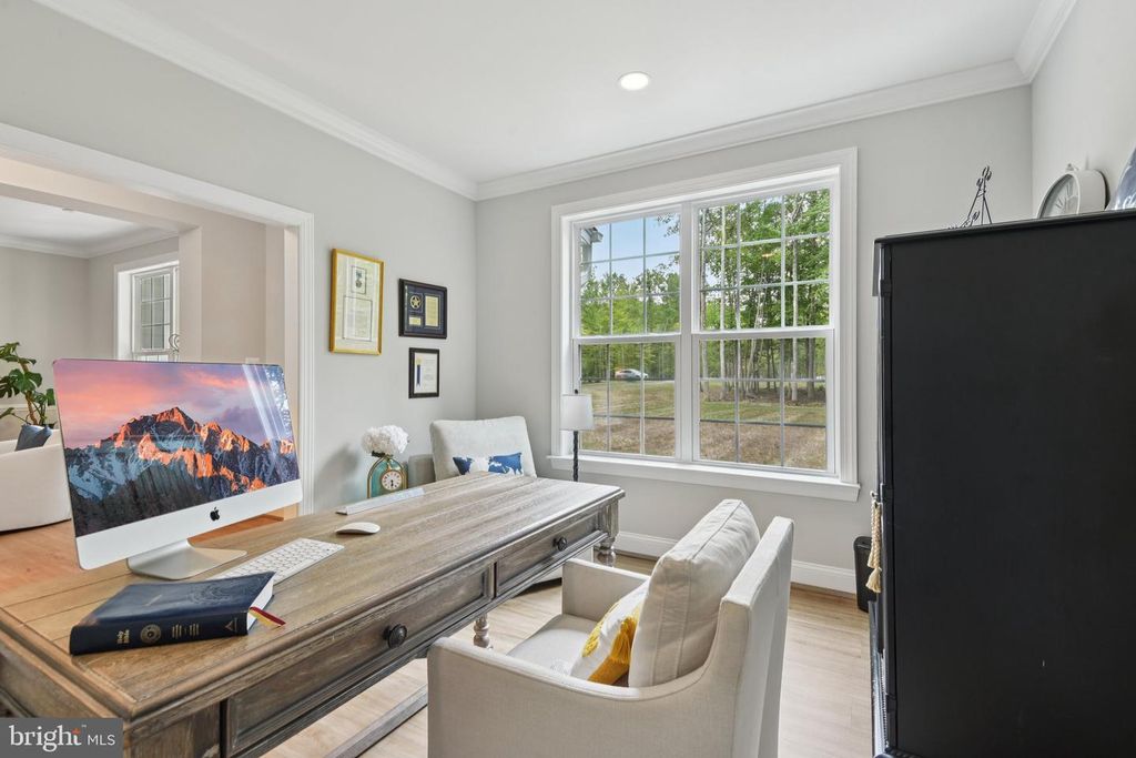 Image 10 of property listing at 12130 CALVERTS RUN CT, La Plata, MD 20646