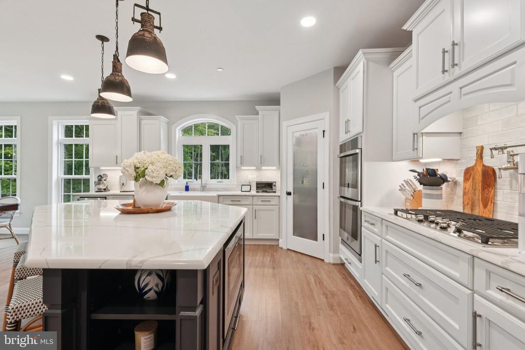 Image 19 of property listing at 12130 CALVERTS RUN CT, La Plata, MD 20646