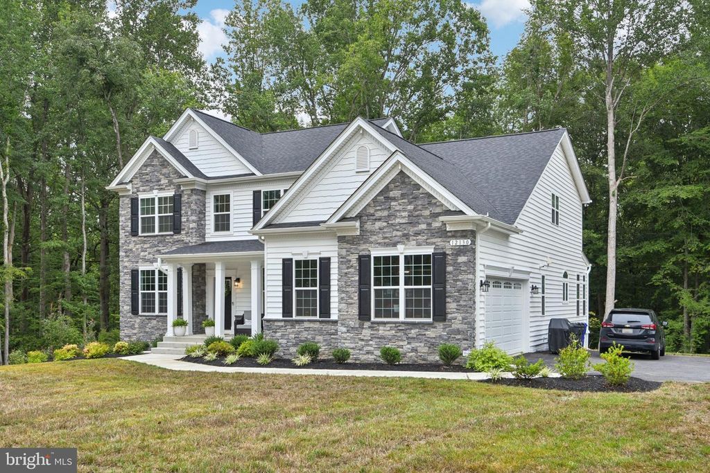 Image 2 of property listing at 12130 CALVERTS RUN CT, La Plata, MD 20646