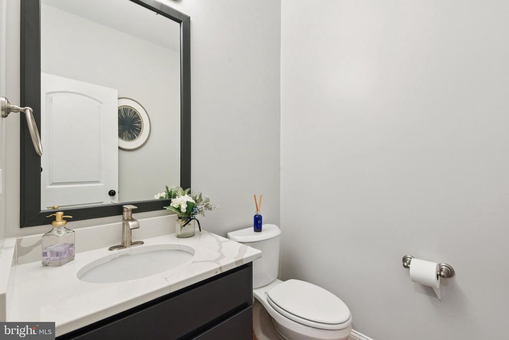 Image 24 of property listing at 12130 CALVERTS RUN CT, La Plata, MD 20646