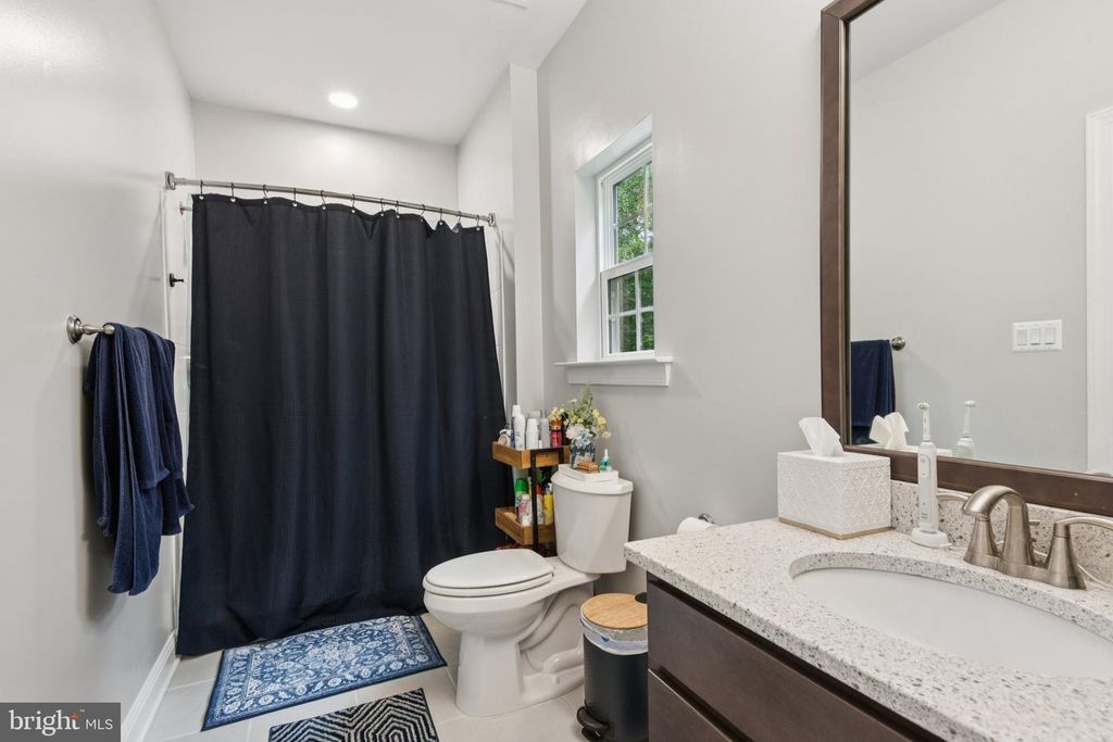Image 28 of property listing at 12130 CALVERTS RUN CT, La Plata, MD 20646
