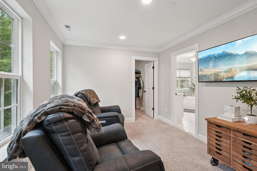 Image 34 of property listing at 12130 CALVERTS RUN CT, La Plata, MD 20646
