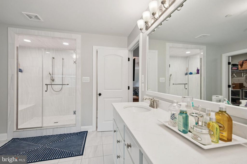 Image 37 of property listing at 12130 CALVERTS RUN CT, La Plata, MD 20646