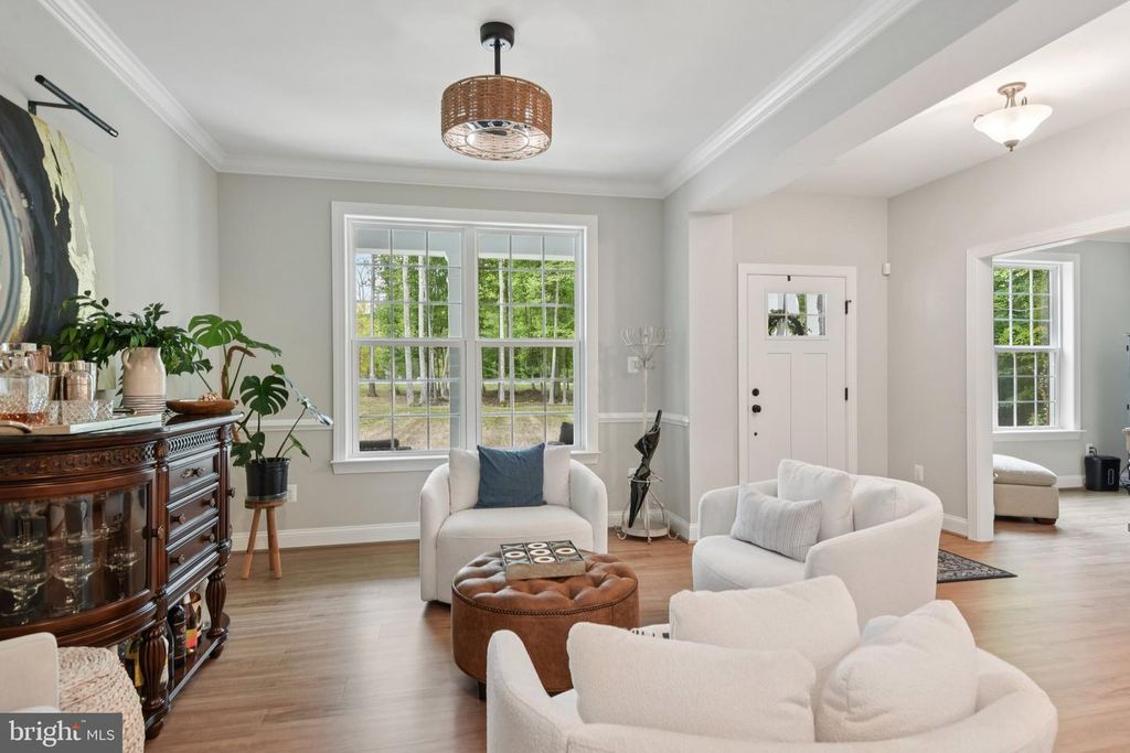 Image 5 of property listing at 12130 CALVERTS RUN CT, La Plata, MD 20646