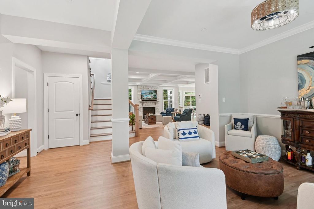Image 6 of property listing at 12130 CALVERTS RUN CT, La Plata, MD 20646