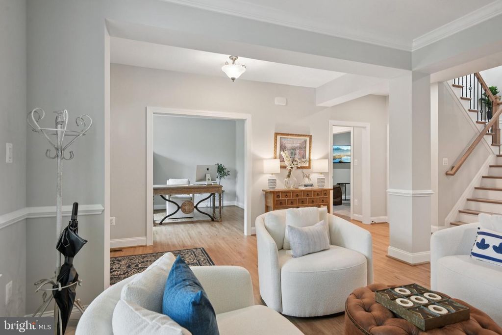 Image 7 of property listing at 12130 CALVERTS RUN CT, La Plata, MD 20646