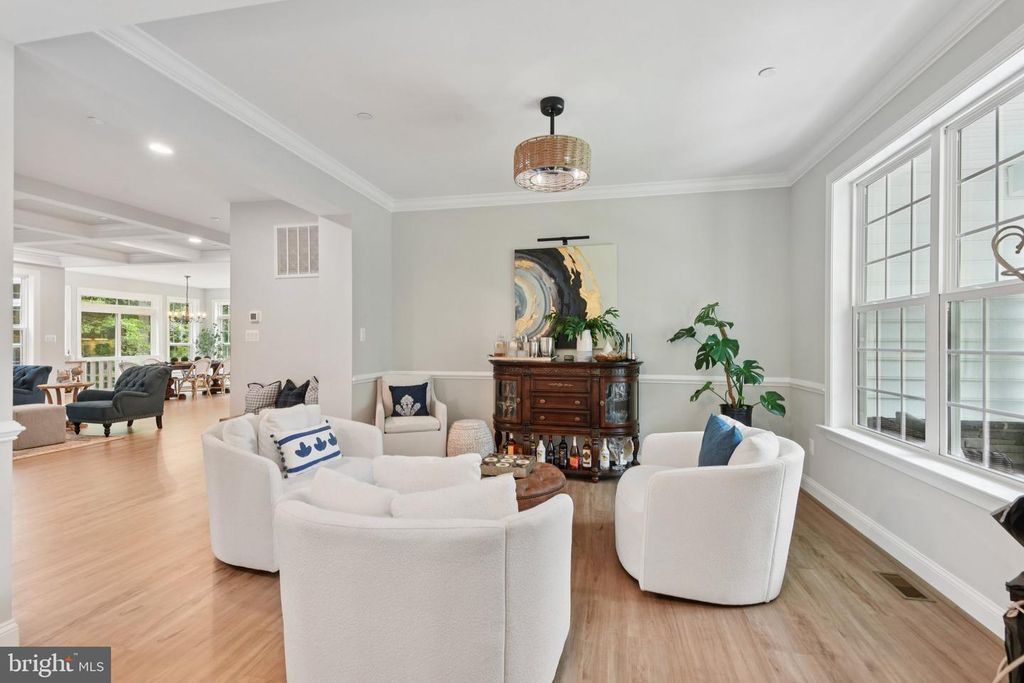 Image 8 of property listing at 12130 CALVERTS RUN CT, La Plata, MD 20646