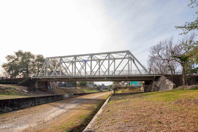 614 Peacock Lane Apt 1, Wilmington, NC 28401