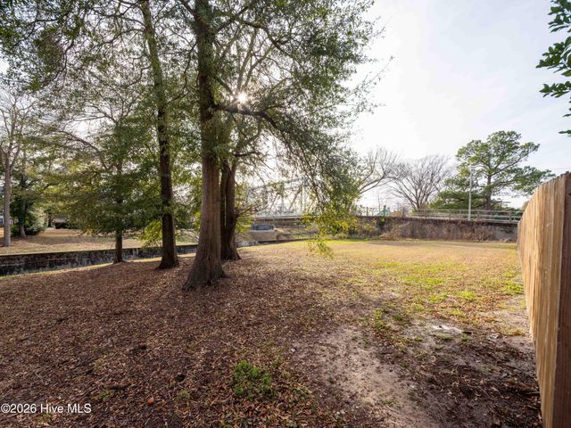 614 Peacock Lane Apt 1, Wilmington, NC 28401