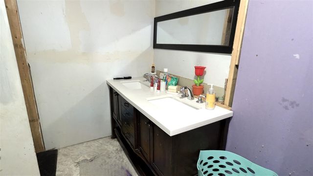 511 Maple Street, Three Rivers, MI 49093