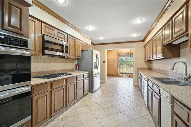 5680 HERALD SQ, Memphis, TN 38120