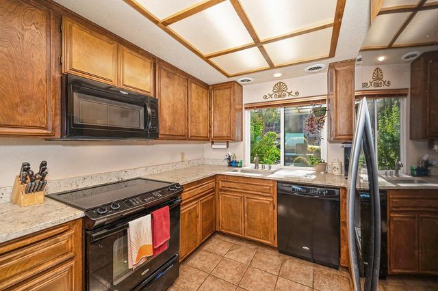 6227 Westview Ct, Auburn, CA 95602