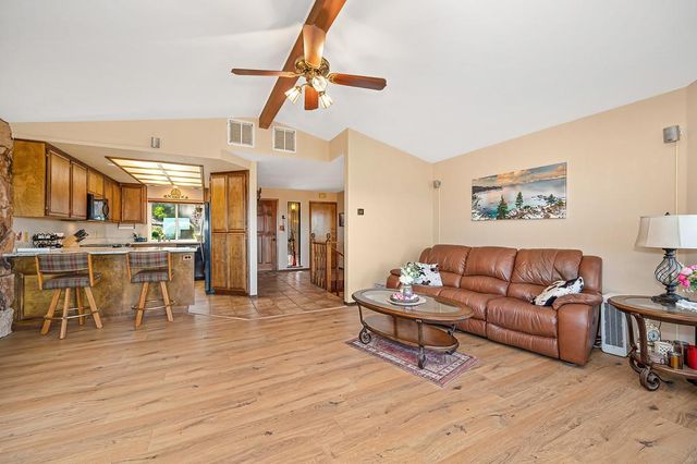 6227 Westview Ct, Auburn, CA 95602