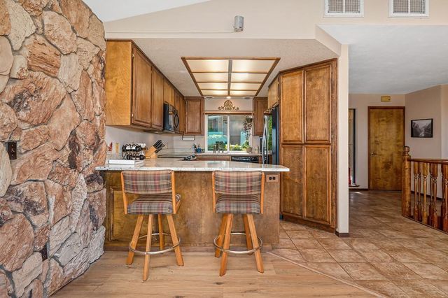 6227 Westview Ct, Auburn, CA 95602