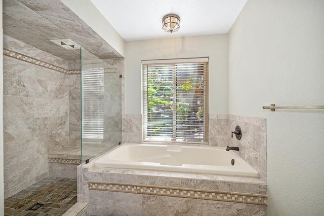 6227 Westview Ct, Auburn, CA 95602