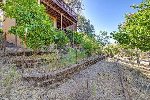 6227 Westview Ct, Auburn, CA 95602