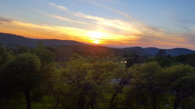 6227 Westview Ct, Auburn, CA 95602
