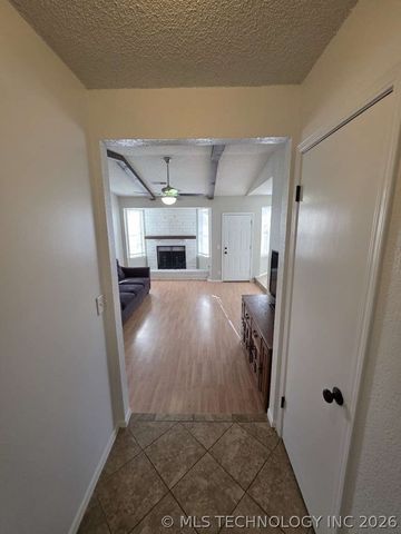 1628 S Redbud Place, Broken Arrow, OK 74012