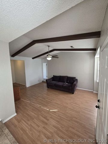 1628 S Redbud Place, Broken Arrow, OK 74012