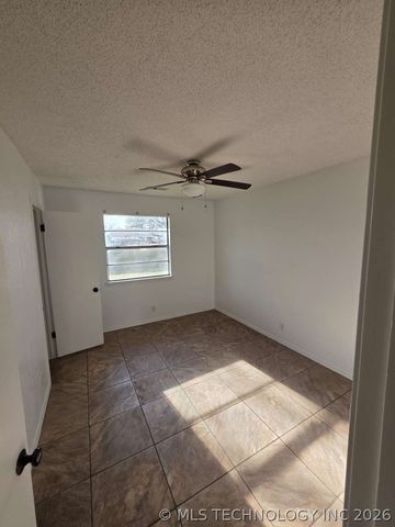 1628 S Redbud Place, Broken Arrow, OK 74012