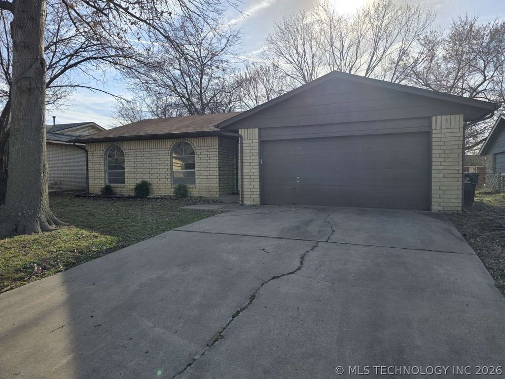 1628 S Redbud Place, Broken Arrow, OK 74012