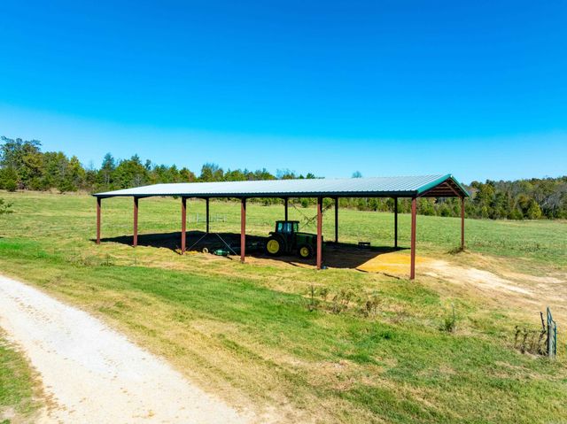 717 Green Valley Ln, Viola, AR 72583