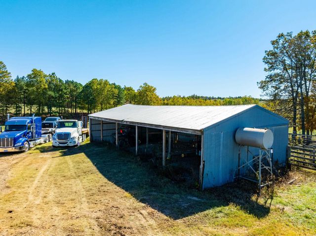 717 Green Valley Ln, Viola, AR 72583
