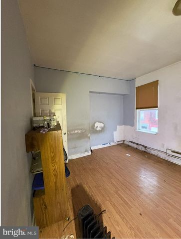 1423 W PACIFIC ST, Philadelphia, PA 19140