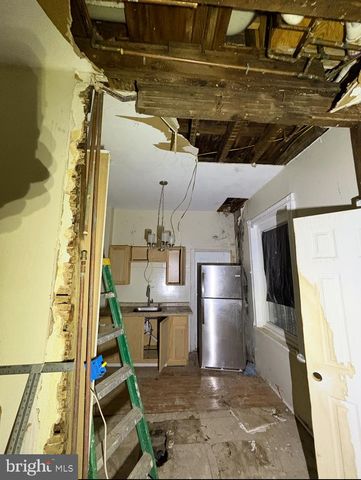 1423 W PACIFIC ST, Philadelphia, PA 19140