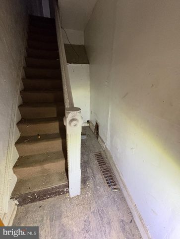 1423 W PACIFIC ST, Philadelphia, PA 19140